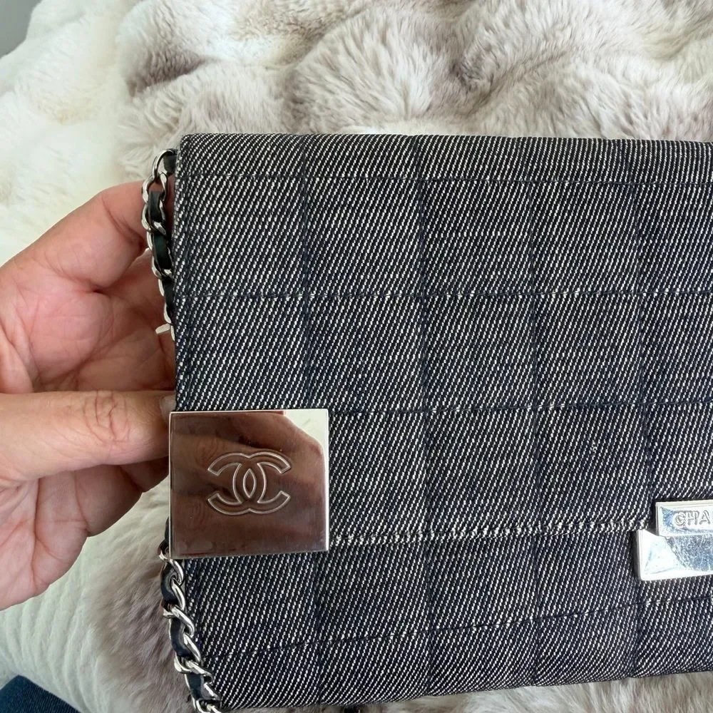 Chanel Chocolate Bar Chain Flap Shoulder/ Clutch Bag